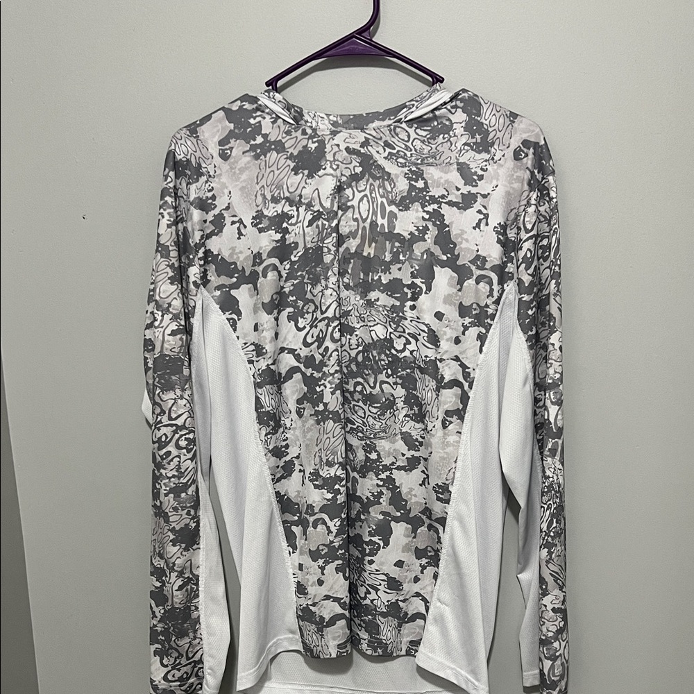 Men’s fishing huk Gray and White Long Sleeve Top